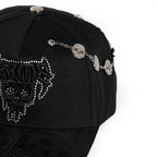 vista en zoom de la cadena de la gorra crime