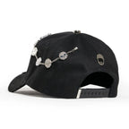 panel trasero con pin metalico barbas hats y cadena