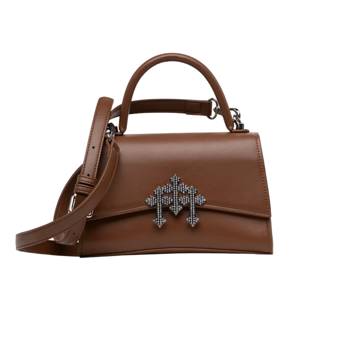 vista frontal de bolsa 002 cafe en piel de la linea barbas hats