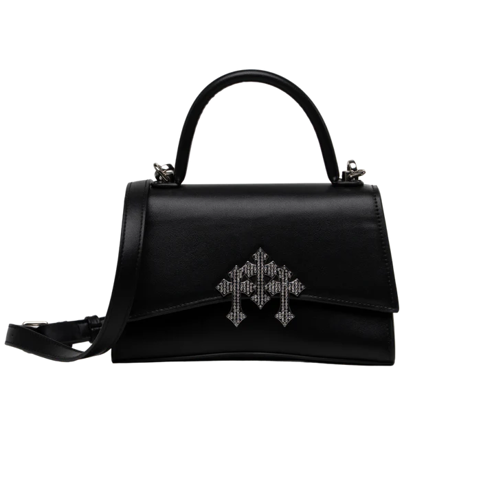 vista frontal de bolsa 001 negra en piel de la linea barbas hats