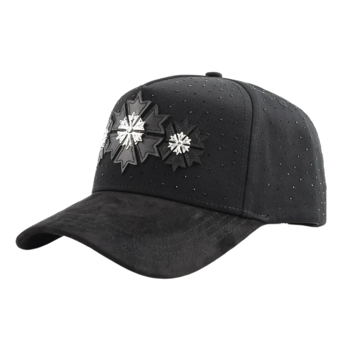 gorra platinum snowflakes con pin frontal vista angular
