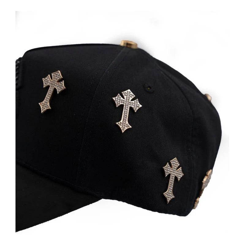 vista en zoom de cruces con pidras b chrome gold