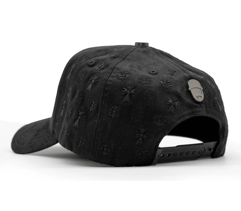 vista de bordados traseros gorra chrome blackout